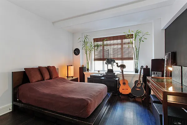 Sold by Corcoran | media 6
