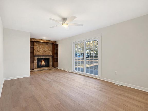 5th image of 1185 Sheppard Rd