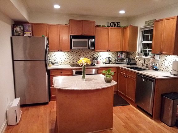 Kitchen with island