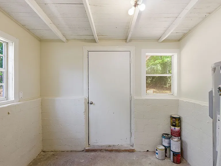 116 Chester Ave — Photo 25