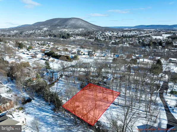 933 Oak Ridge Ave, State College, PA 16801