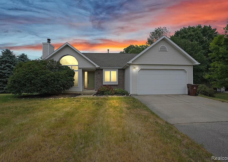 6796 Fowlerville Rd, Fowlerville, MI 48836 Zillow