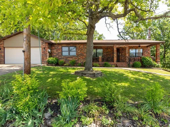 311 N Lake Dr, Hillsboro, MO 63050