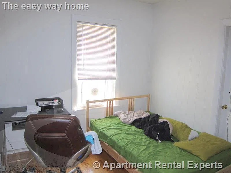 3 bed, 9999 sqft, $3,900 — Photo 4