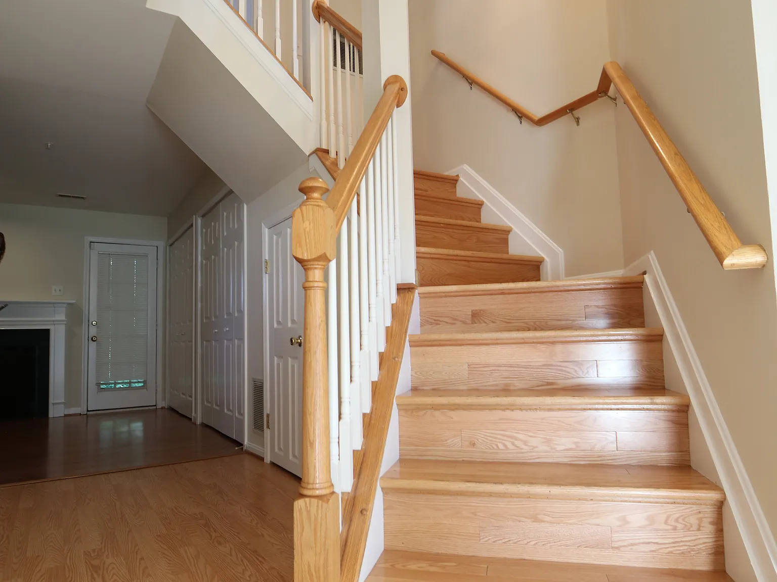 3 bed, 2.5 bath, 1696 sqft, $2,850 — Photo 2