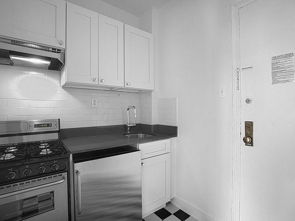 5th image of 160 W 71st St APT 14K