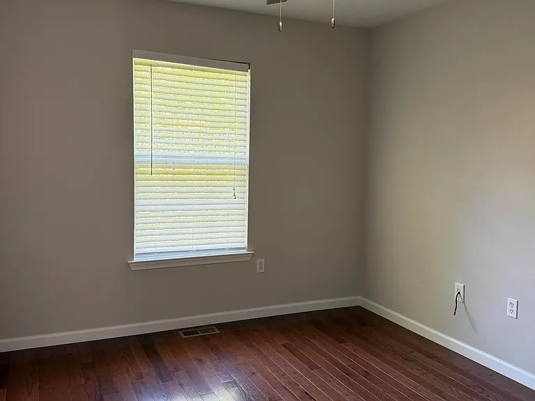 234 Frankfort Ave — Photo 13