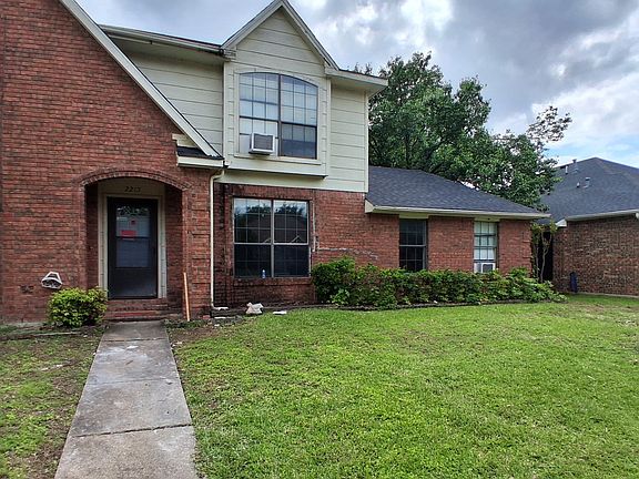 2nd image of 2215 Stillwater Dr