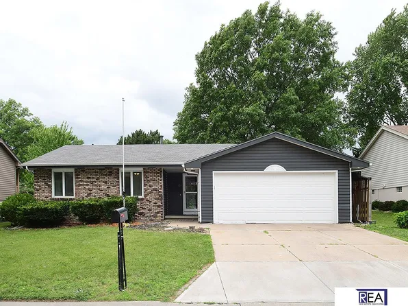 1312 N 148th Plz, Omaha, NE 68154