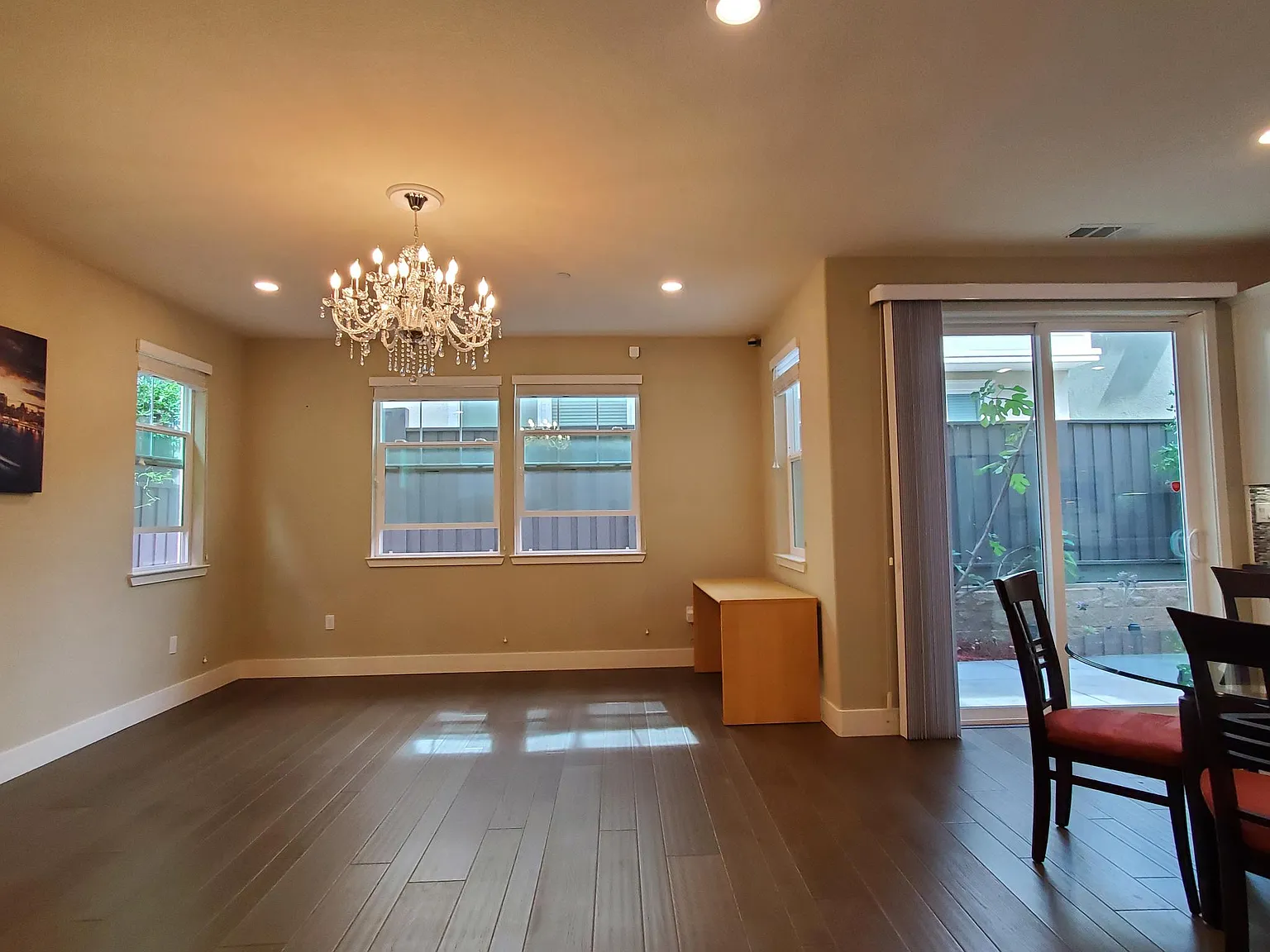 3 bed, 2.5 bath, 1862 sqft, $4,250 — Photo 4