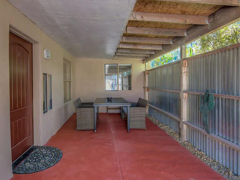 2625 E Prince Rd #B — Photo 8