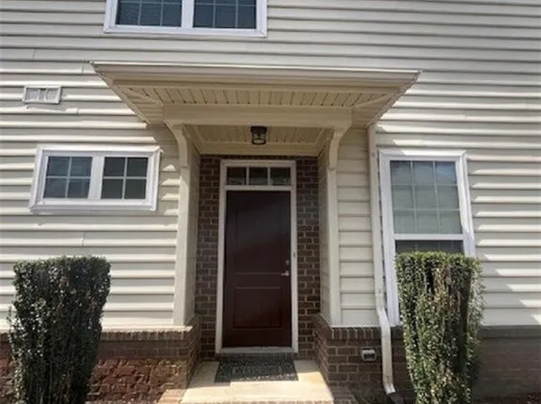 412 Tanners Green Ct, Chesapeake, VA 23320