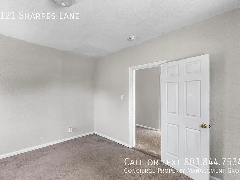 1121 Sharpes Ln — Photo 13