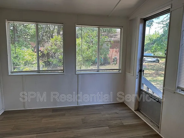581 Parkway Blvd — Photo 15