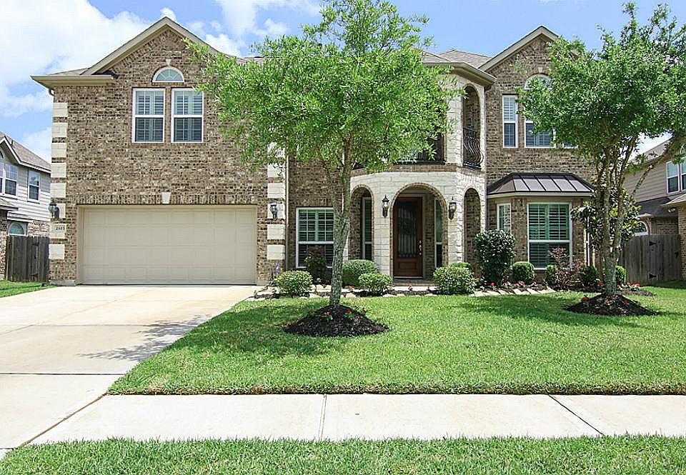 1st image of 2103 Stonehollow Ct