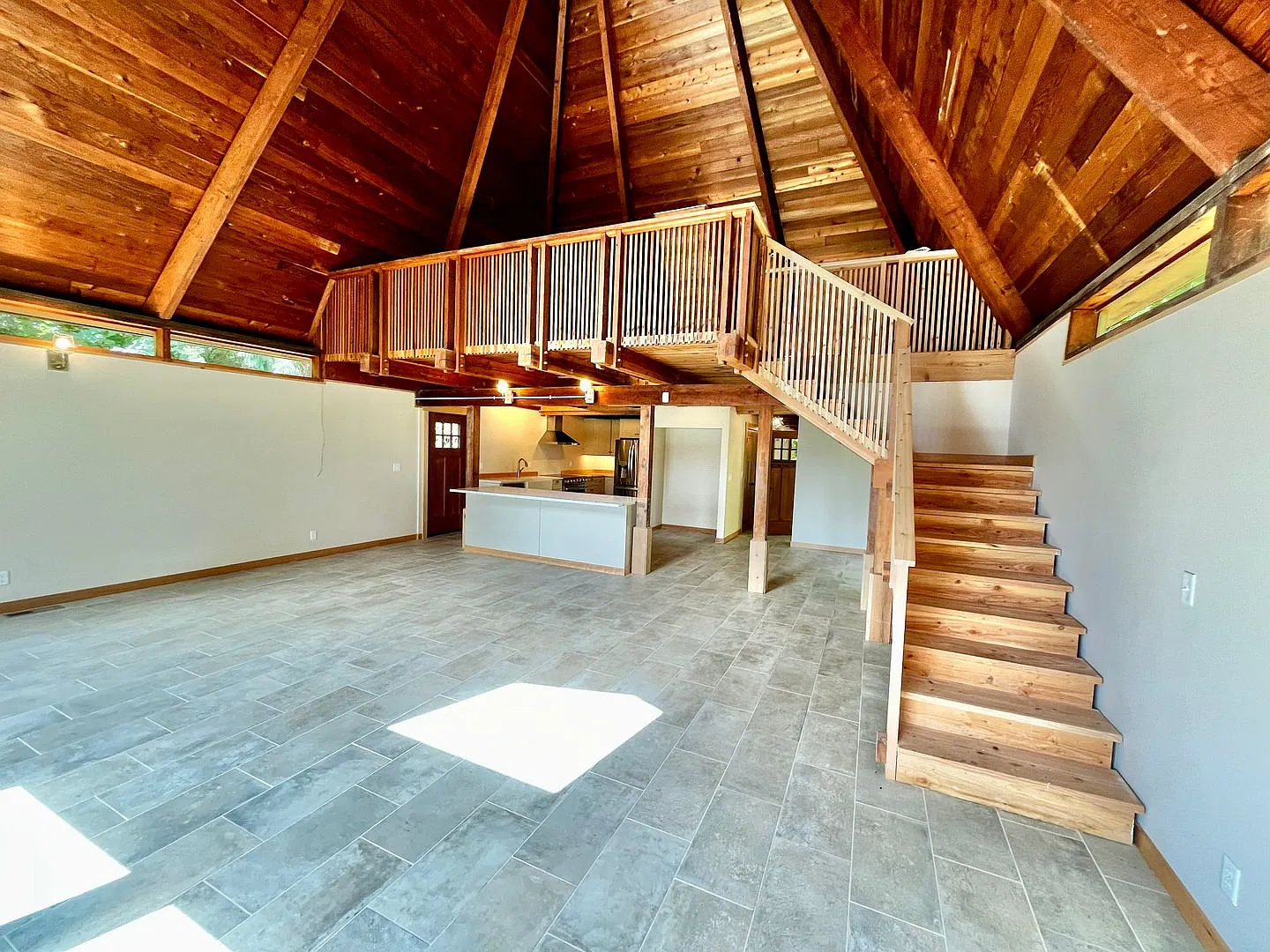 Bainbridge waterfront retreat with sweeping views — Photo 4