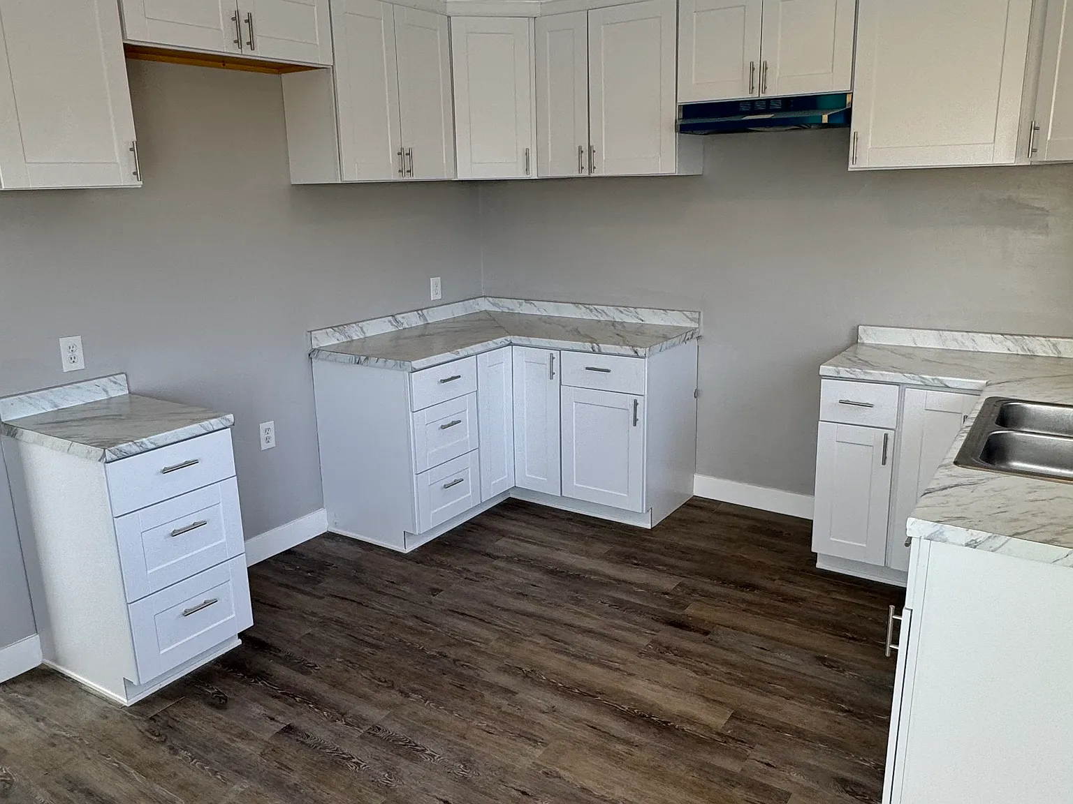 2 bed, 1000 sqft, $2,350 — Photo 3