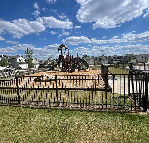 839 McKenzie Park Ter — Photo 20