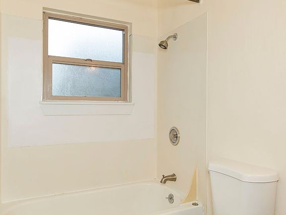 5th image of 1419 NW 61st St APT 6