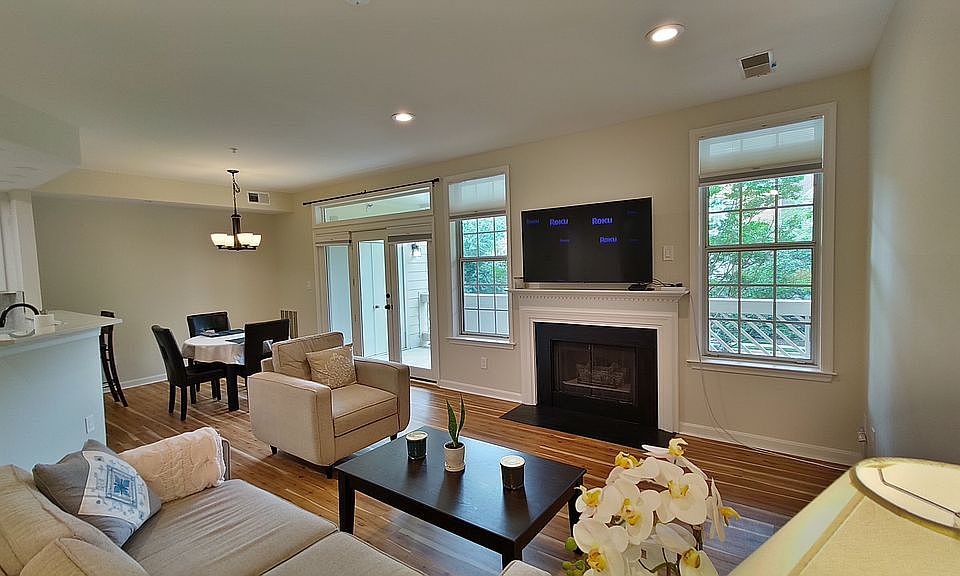 Spacious living & dining