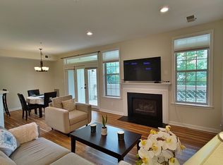 1304 Garden Wall Cir #105, Reston, VA 20194
