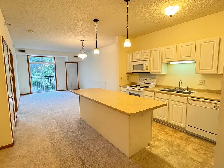 1776 Maryland Ave E #204 — Photo 3