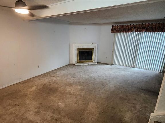 4th image of 8648 W 108th Pl