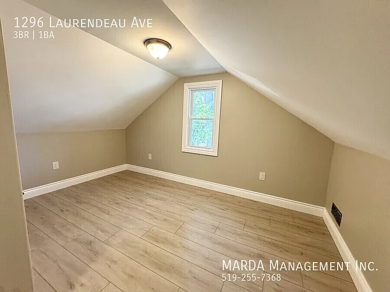 1296 Laurendeau Ave — Photo 48