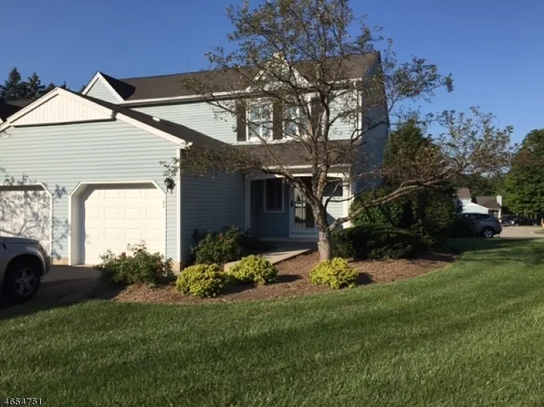 21 Carriage Ln #21, Newton, NJ 07860