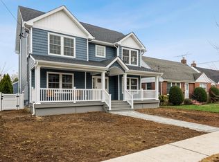 598 Marcellus Rd, Williston Park, NY 11596