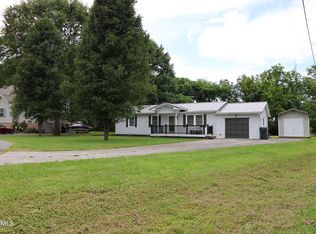 518 Circle Dr NW, Pigeon Forge, TN 37863
