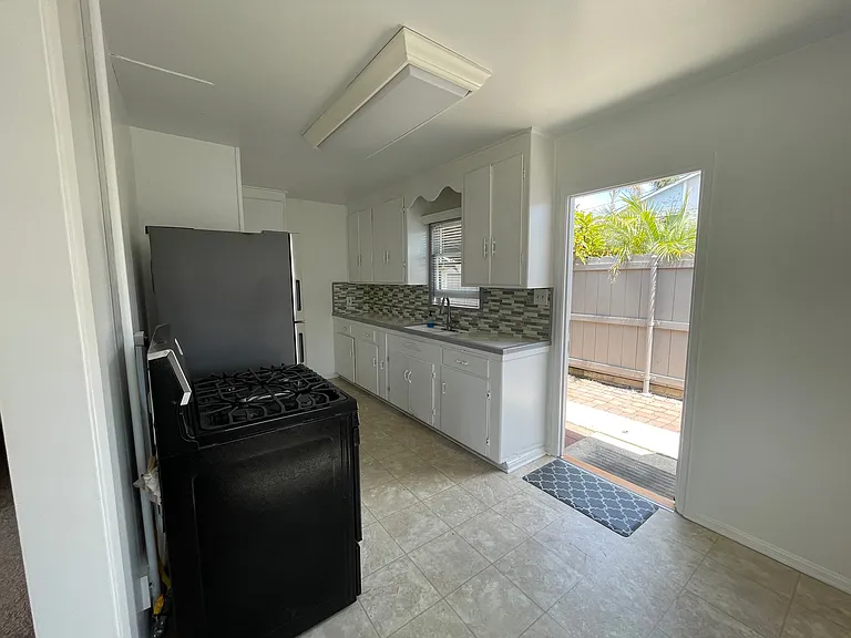 900 S Myers St #A — Photo 11