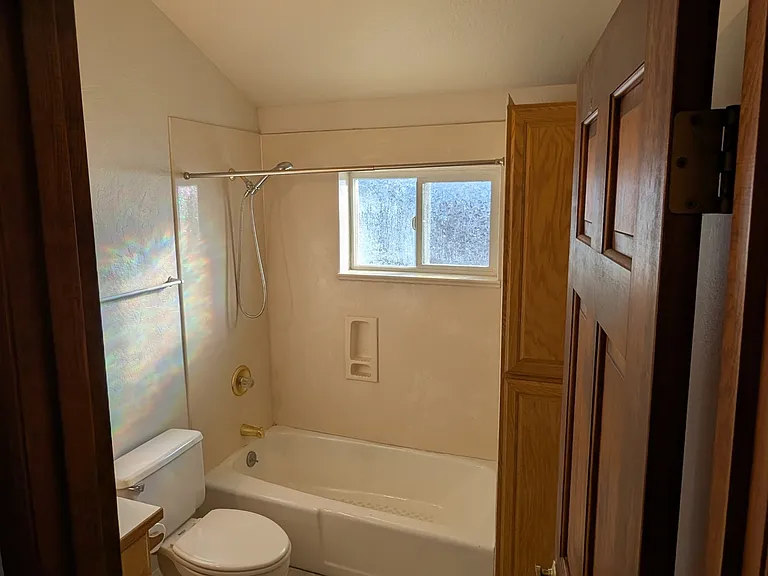 521 N Wc Riles St — Photo 16