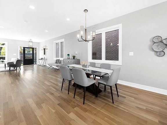 4th image of 4110 N Oriole Ave