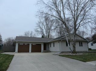 1620 Oak St, Sheldon, IA 51201