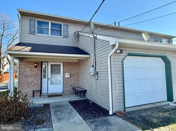 110 N Birch St, Robesonia, PA 19551