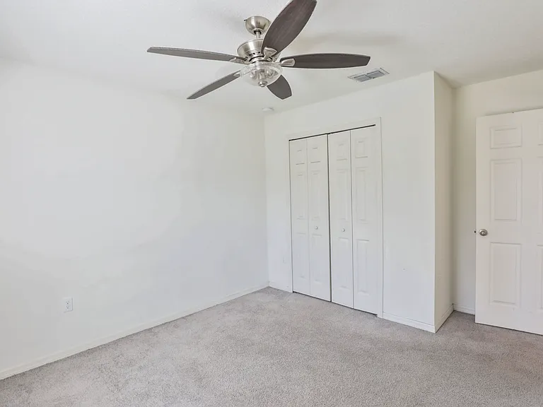 2352 SE Surrey Pl — Photo 22