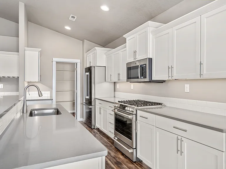 13241 N Loveland Way — Photo 2