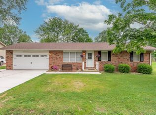 104 Westwood Dr, Moro, IL 62067