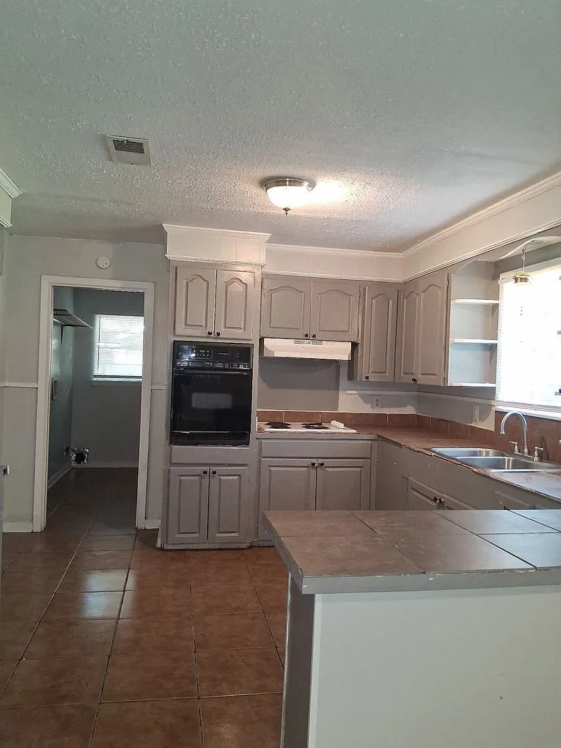 4Bedroom, 2Bath Home — Photo 4