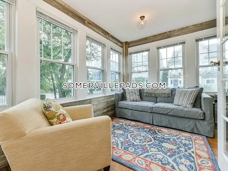 18 Curtis Ave #1 — Photo 4