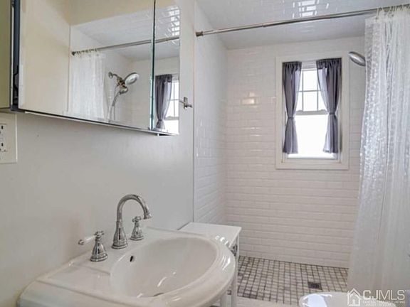 3rd image of 45 Brookline Ave Floor 2