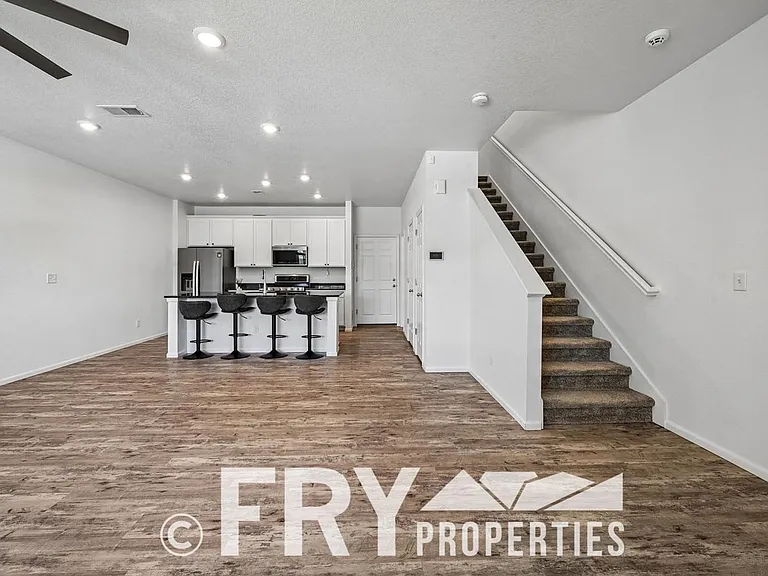 21061 E 60th Ave — Photo 4