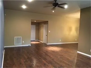 4 bed, 2.0 bath, 1838 sqft, $1,900 — Photo 4