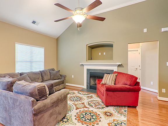 4th image of 15323 Pahlmeyer Ln