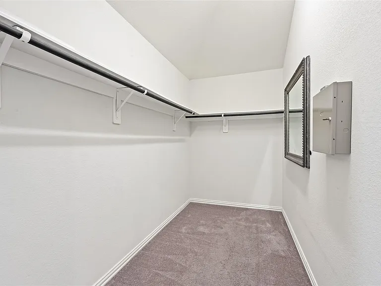 8934 English Manor Dr — Photo 20