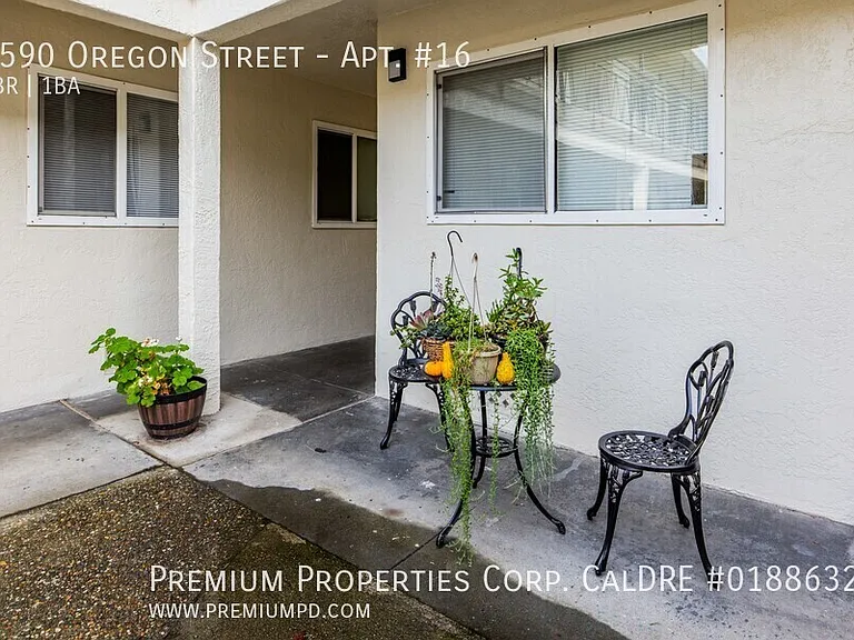 1590 Oregon St #16 — Photo 17