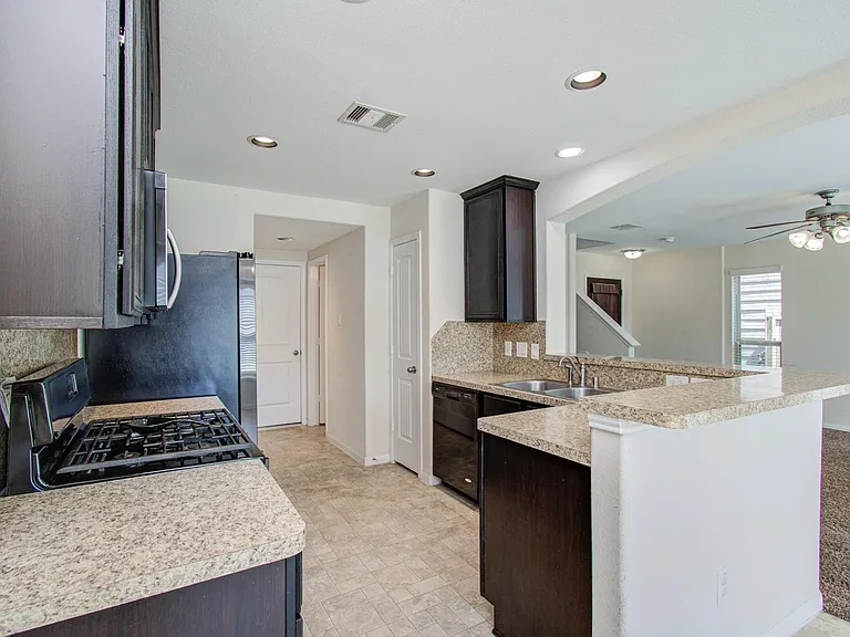 14839 Swansea Harbor Ln — Photo 11
