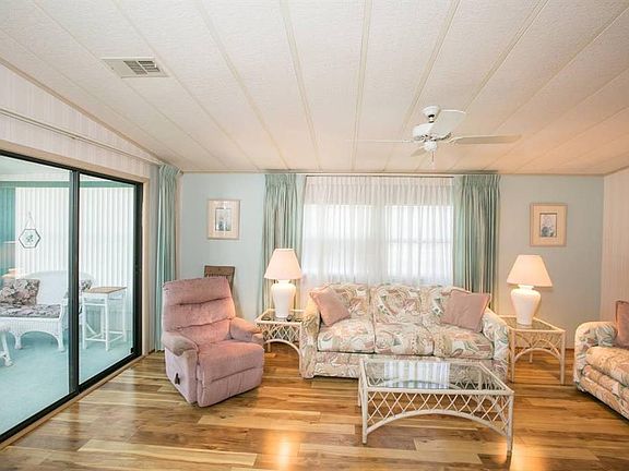 2nd image of 600 Bougainvillea Cir