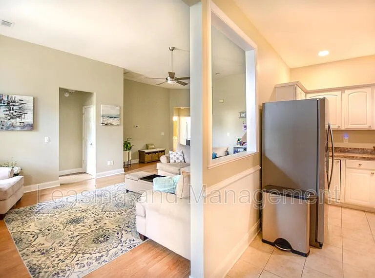107 Hialeah Ct — Photo 6